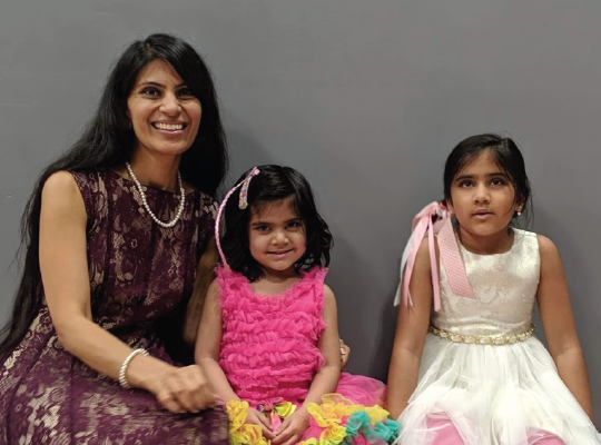Photo of Ramya and her two daugthers